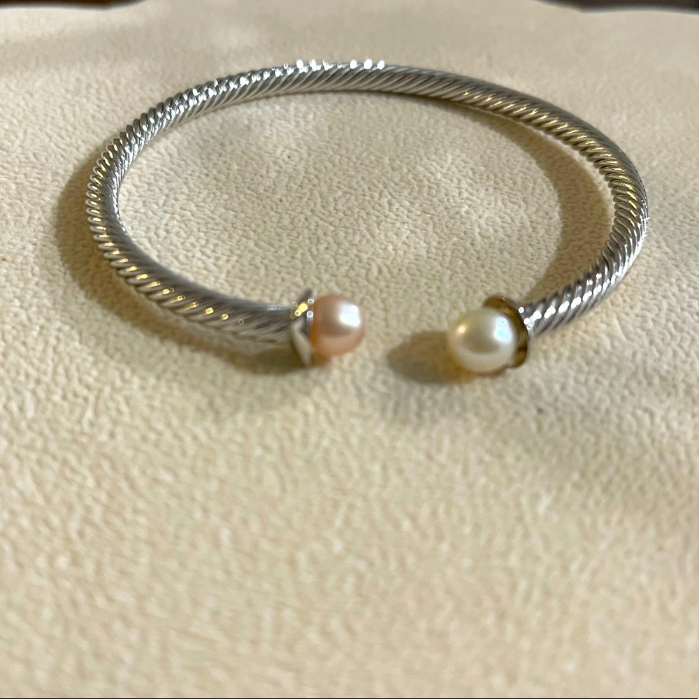 Vantel Pearls Chloe Cuff